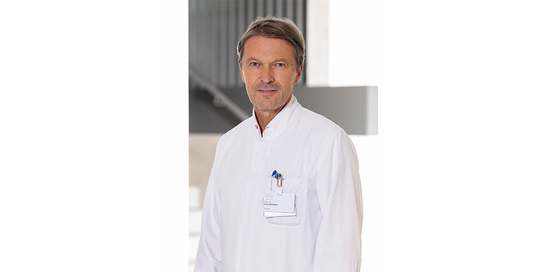Primarius Dr. Erich Willhuber, Leiter der Abteilung für Chirurgie in der Klinik Güssing