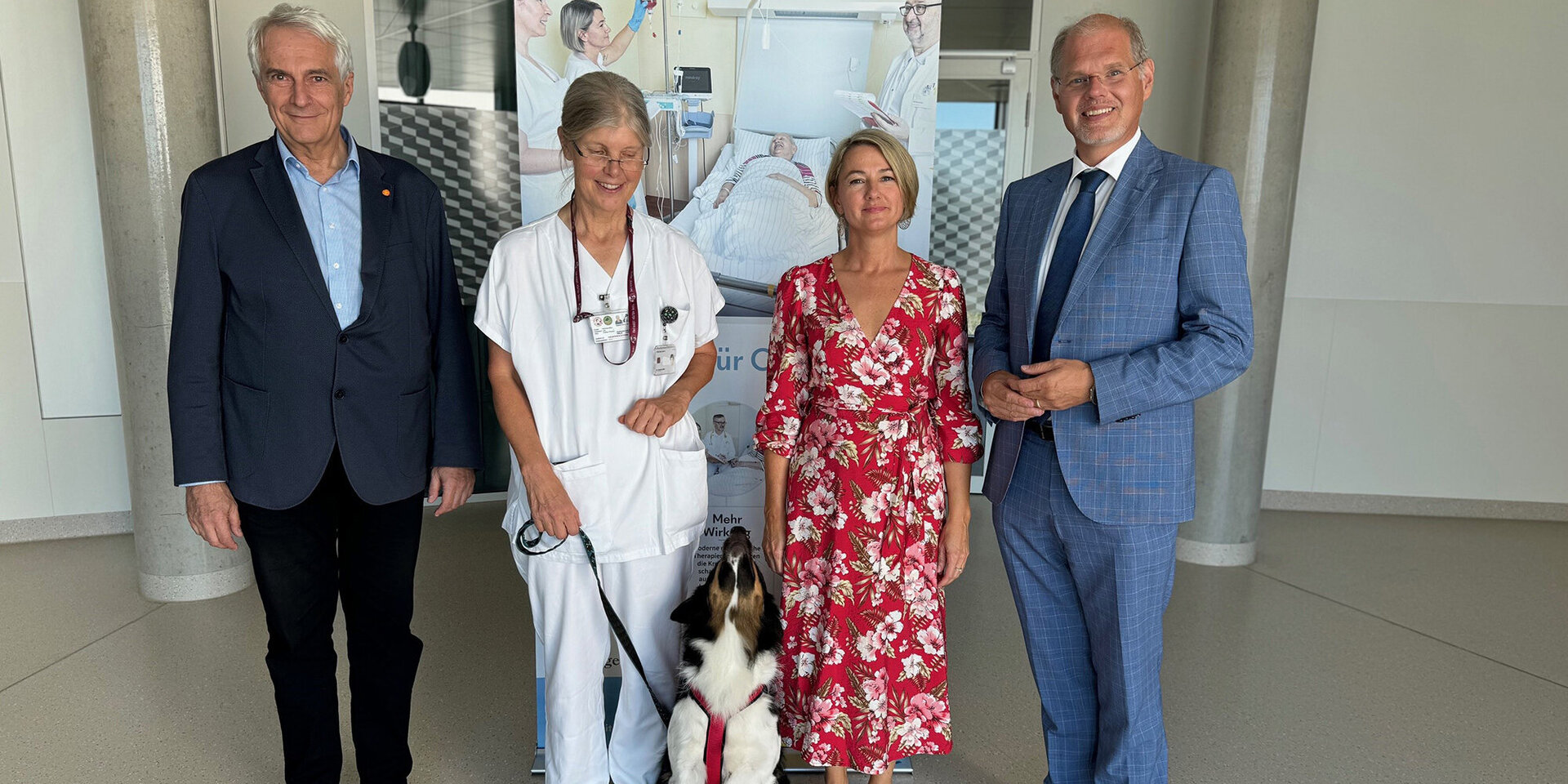 Gruppenfoto mit Hund