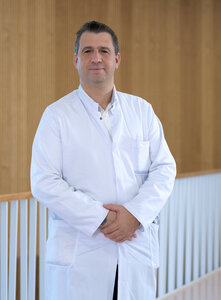 Prim. Univ.-Prof. Dr. Mag. Martin Pichler, MBA