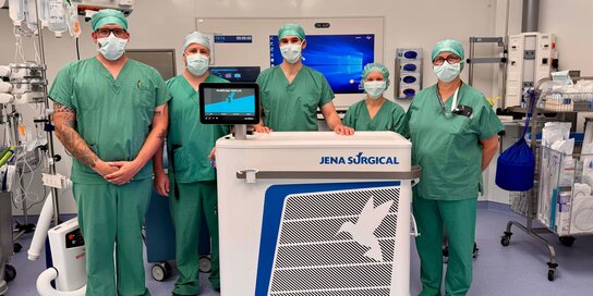Das OP-Team rund um OA Dr. Dr. Karl Georg Sommer in der Klinik Kittsee: Michael Grohsschmidt, Patrick Hallach, Karl Georg Sommer, Marija Adadamovic und Beate Limp (v.l.)