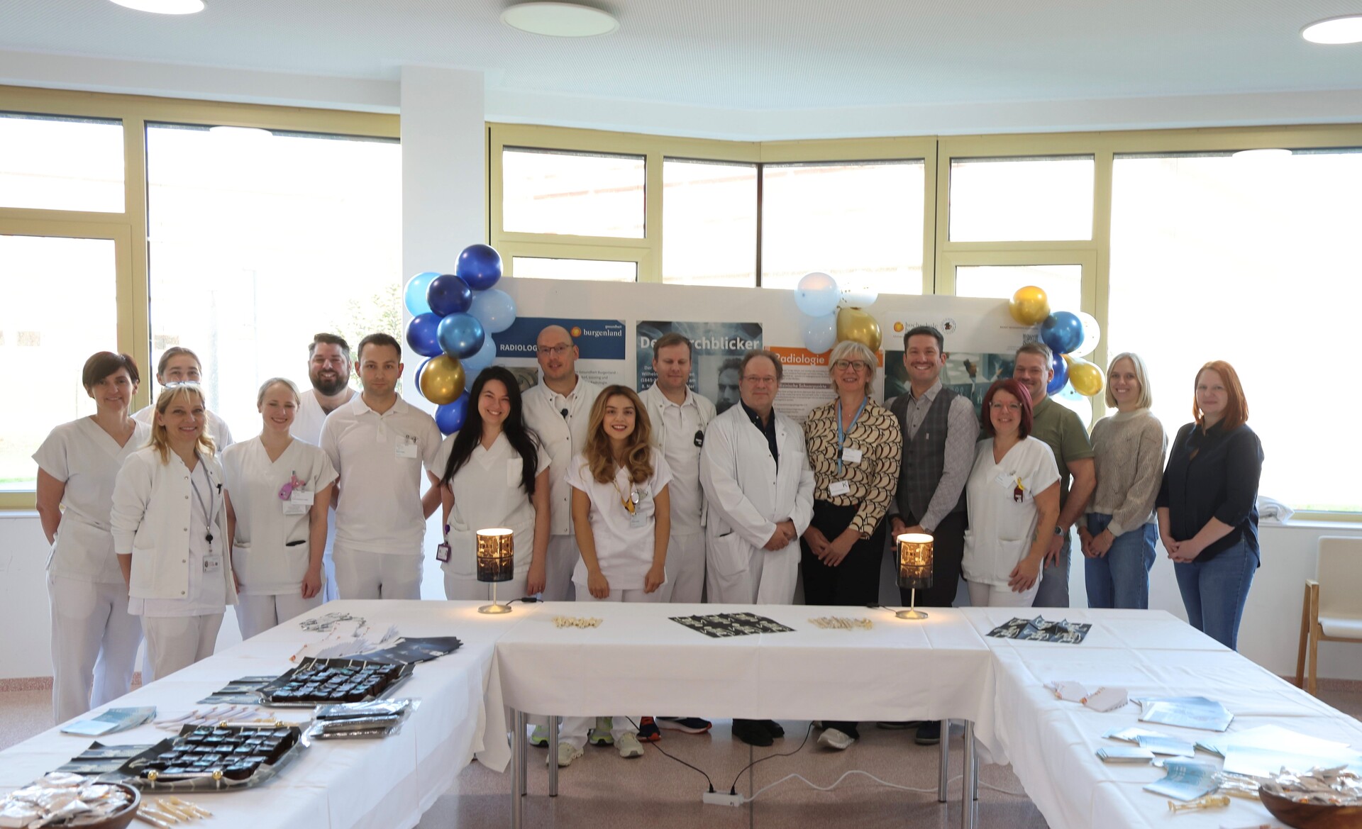 Gruppenfoto der Beteiligten