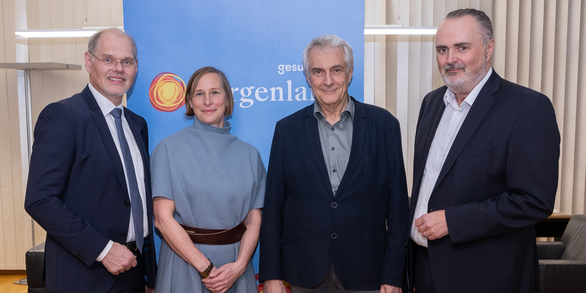 Foto: Gesundheit Burgenland Im Bild v.l.: Franz Öller (kaufmännischer Geschäftsführer Gesundheit Burgenland), Prim. Eva Pavelka (Gynäkologie und Geburtshilfe Klinik Oberpullendorf), Stephan Kriwanek (medizinischer Geschäftsführer Gesundheit Burgenland) und Landeshauptmann Hans Peter Doskozil.