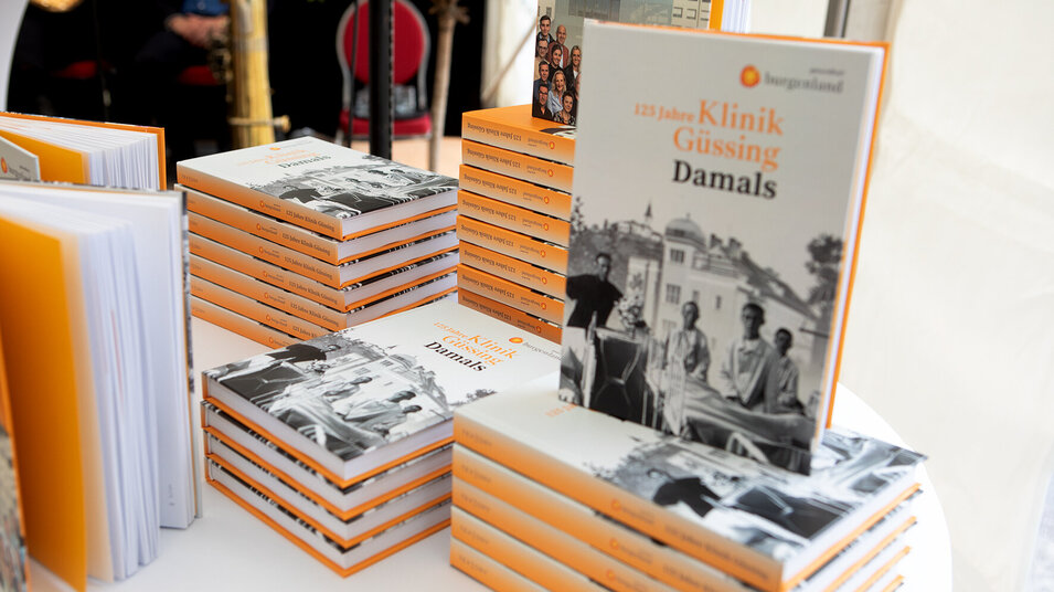 Das Buchcover "125 Jahre Klinik Güssing - damals und heute"