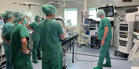 Mehrerer Menschen in einem OP-Saal