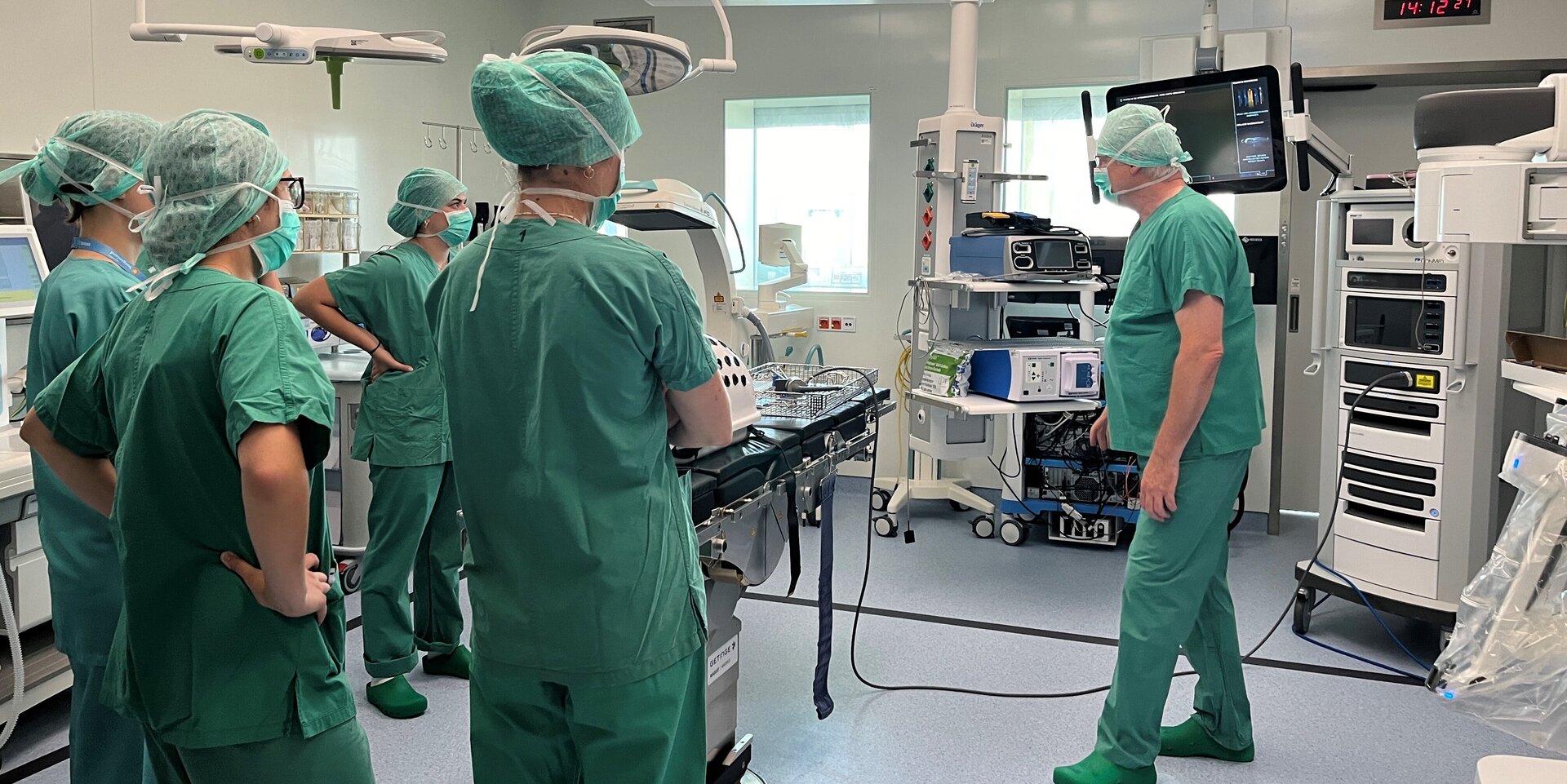 Mehrerer Menschen in einem OP-Saal