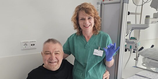 Primaria Janisch mit dem Patienten
