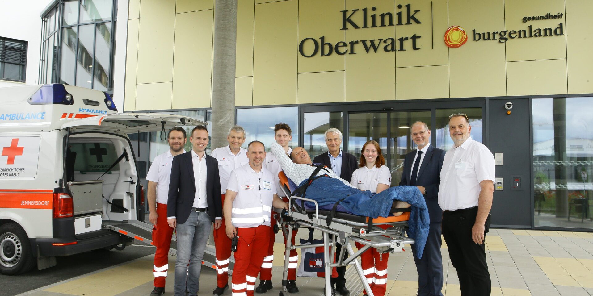Überstellung des letzten Patienten von der alten in die neue Klinik Oberwart