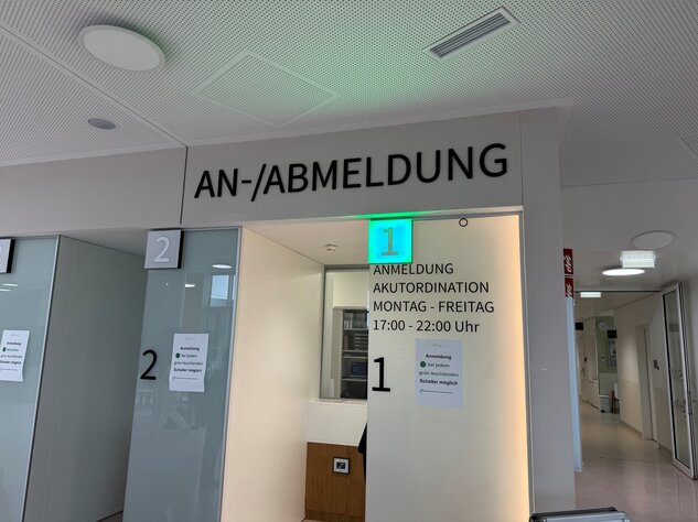 Anmeldeschalter in der Klinik Oberwart