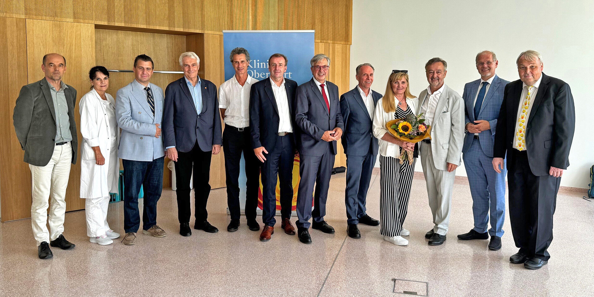 Fotos: Gesundheit Burgenland Gruppenfoto der Führungsriege und der Vortragenden sowie Ehrengäste