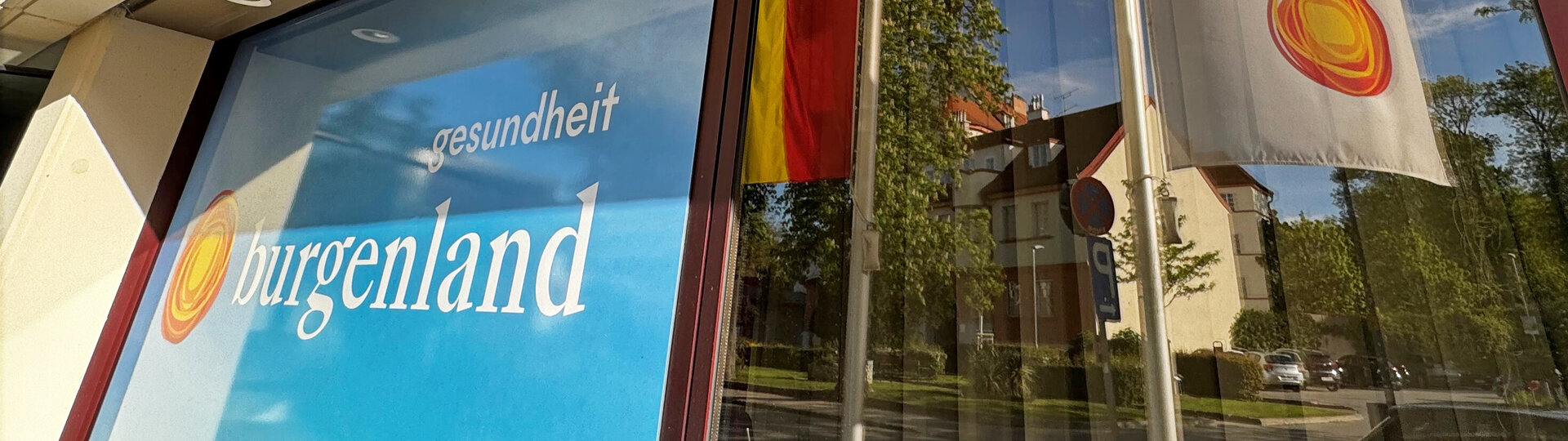 Eingang zur Direktion der Gesundheit Burgenland in Eisenstadt