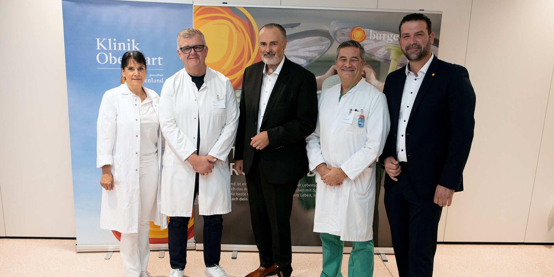 : V.l.: Ärztliche Direktorin der Klinik Oberwart Veronika Matzi, Oberarzt Paul Vock, Landeshauptmann Hans Peter Doskozil, Primarius Andreas Ochsenhofer und CEO der Gesundheit Burgenland Florian Schlechtleitner