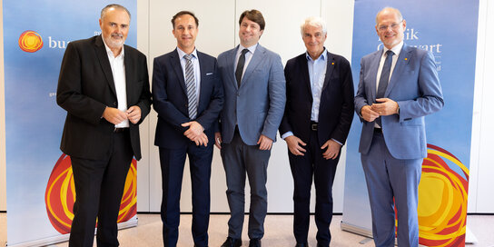 Gruppenfoto bei der Pressekonferenz