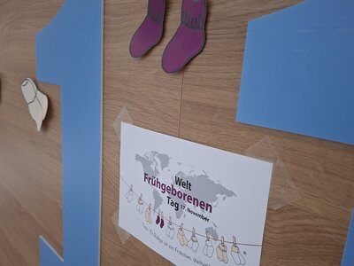 Deko im Rahmen des Weltfrühchentags