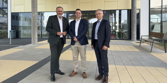 Im Bild v.l.n.r.: Landeshauptmann Hans Peter Doskozil, Primarius Prof. Pichler, OA Dr. Rudzki 