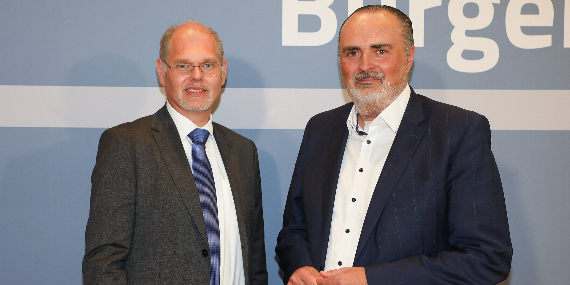 Im Bild: Franz Öller (Kaufmännischer Geschäftsführer der Gesundheit Burgenland) und Landeshauptmann Mag. Hans Peter Doskozil.