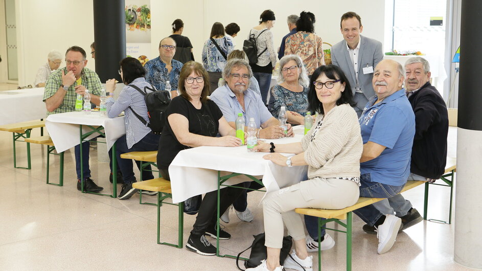 Foto: Lexi Besucher*innen beim Tag der offenen Tür in der neuen Klinik Oberwart