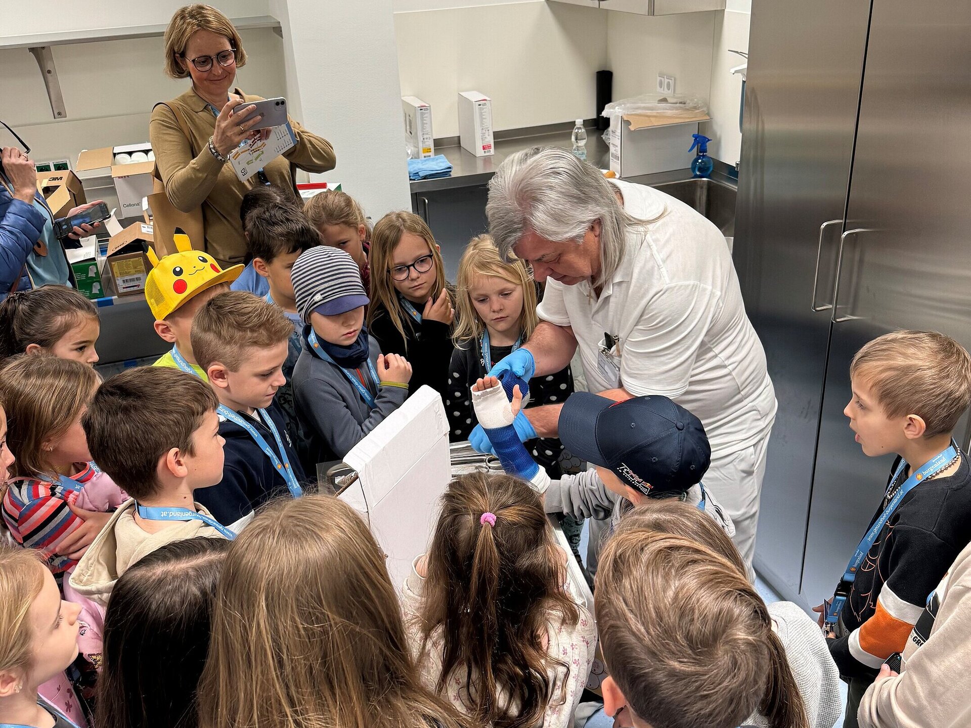 Tage der offenen Tür: Gipsen: Vorführung für Kinder