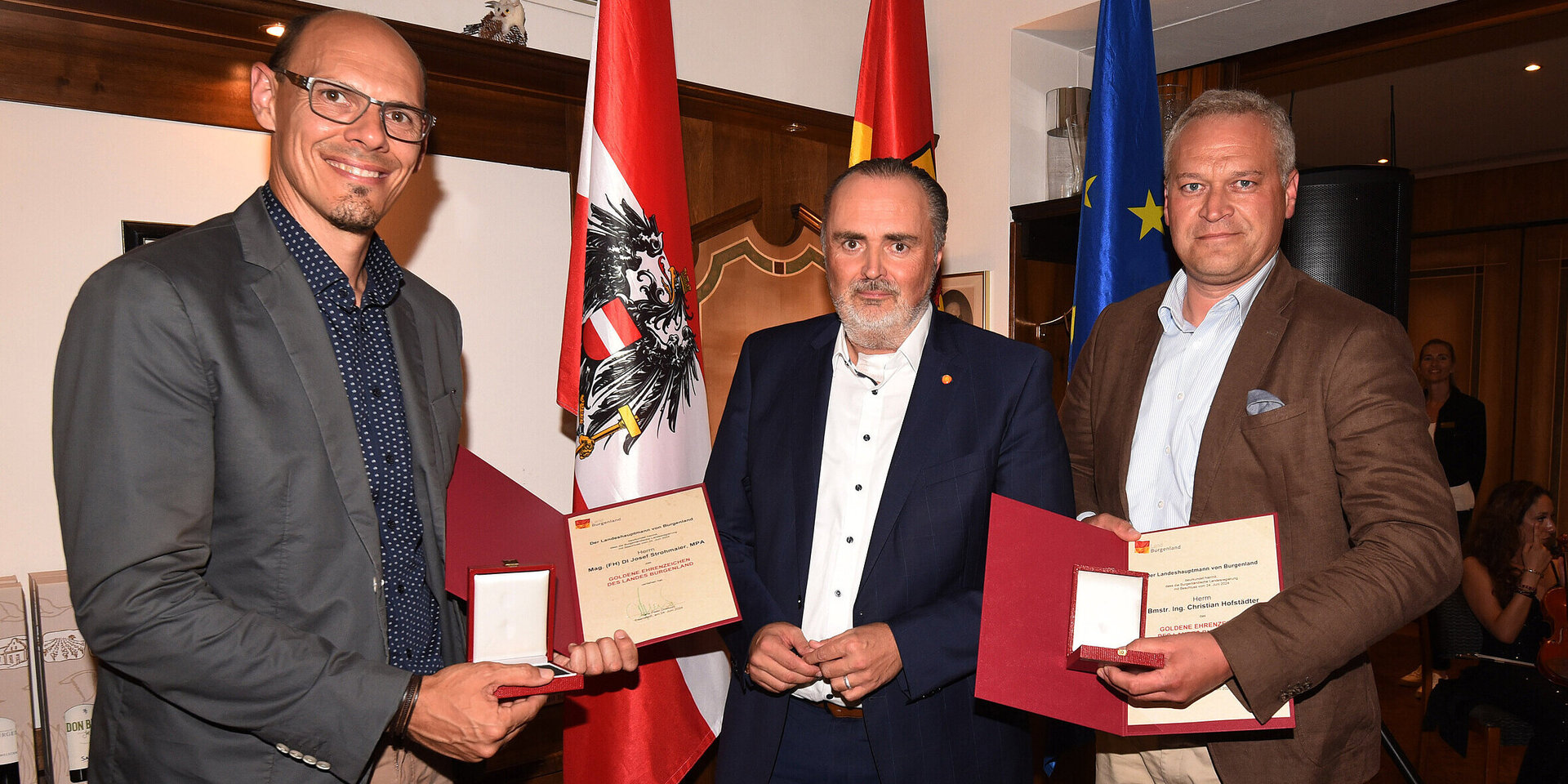 Im Bild: Landeshauptmann Mag. Hans Peter Doskozil mit Mag. (FH) DI Josef Strohmaier, MPA, (l.) und Baumeister Ing. Christian Hofstädter. 