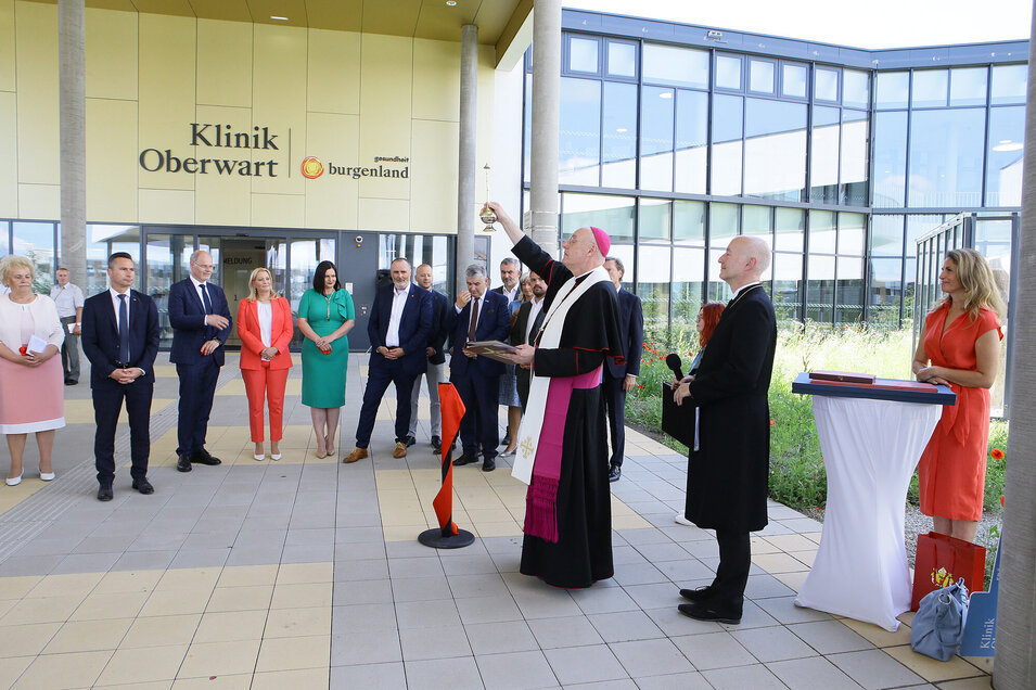 Segnung der neuen Klinik in Oberwart durch Kanonikus MMag. Michael Wüger