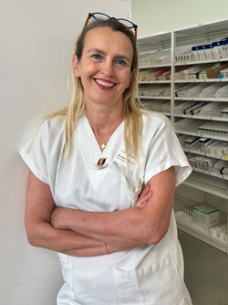Leitung der Anstaltsapotheke  Mag.a pharm. Marion Alt, aHPh