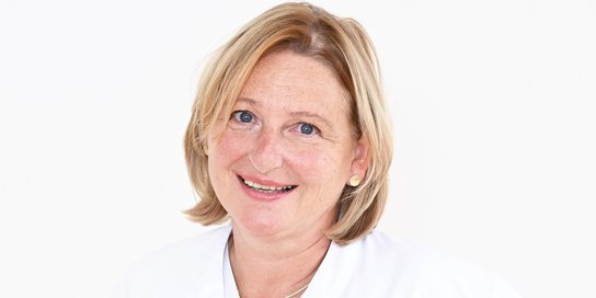 Oberärztin Dr. Sabine Reinisch von der Abteilung für Hals-, Nasen- und Ohrenheilkunde (HNO) in der Klinik Oberwart